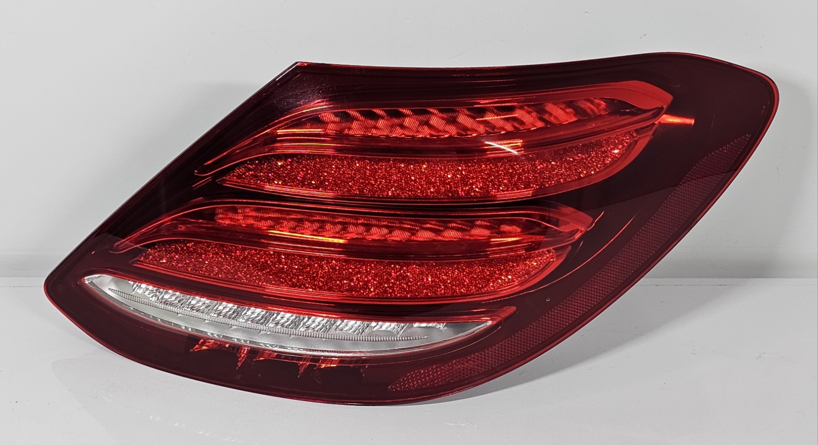 INTACT 2017-2020 Mercedes E300 E350 Passenger Right Tail Light OEM 2139068200 INTACT 2017-2020 Mercedes E300 E350 Passenger Right Tail Light OEM 2139068200