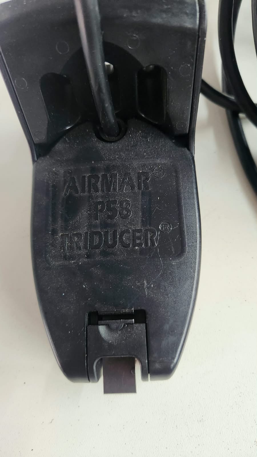 Raymarine / Airmar P58 Triducer Transducer + Mount Raymarine / Airmar P58 Triducer Transducer + Mount