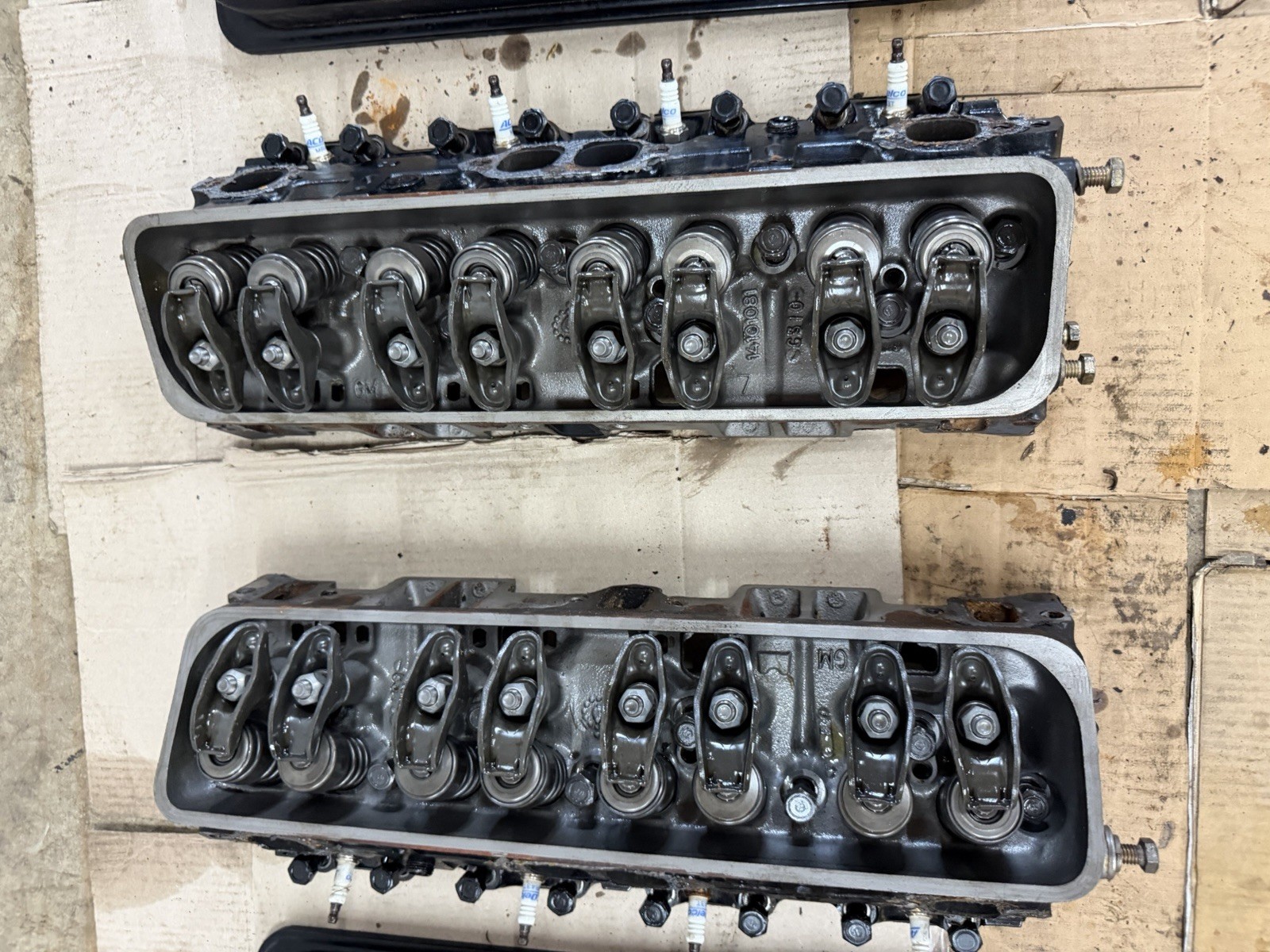 Mercruiser Mercury GM 305 5.0L 350 5.7L Cylinder Heads & Valve Covers 14101081 Mercruiser Mercury GM 305 5.0L 350 5.7L Cylinder Heads & Valve Covers 14101081