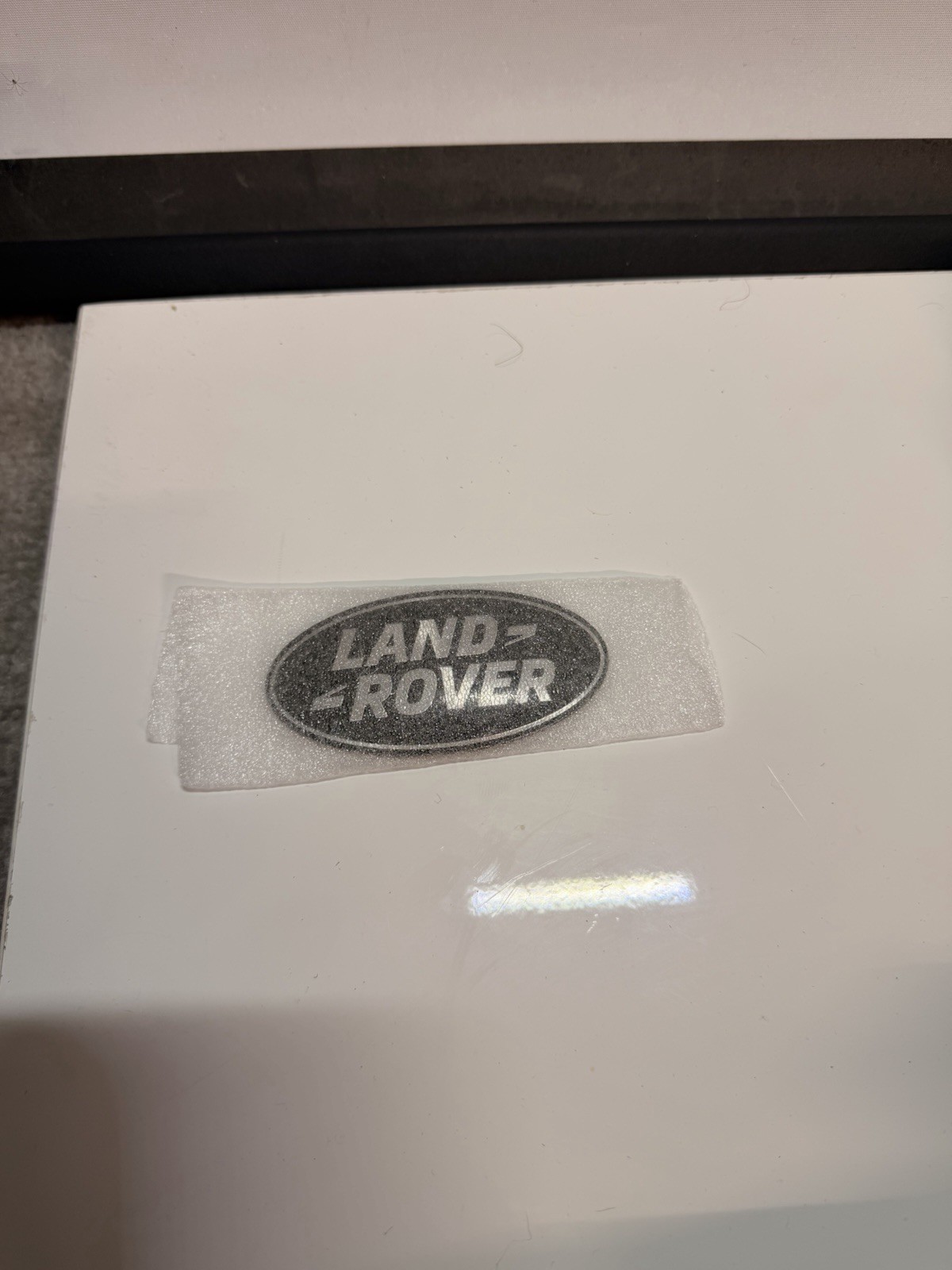 12 23 RANGE ROVER OVAL LOGO FRONT GRILLE EMBLEM LR053190 12 23 RANGE ROVER OVAL LOGO FRONT GRILLE EMBLEM LR053190
