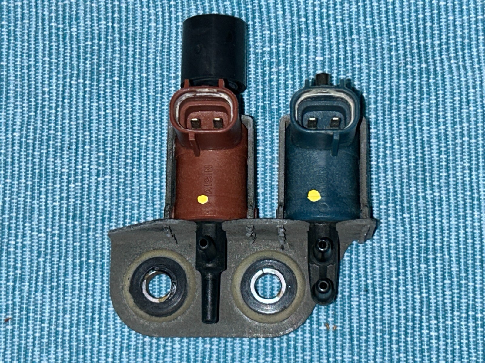 96-98 OEM Suzuki Swift Geo Metro EGR FPR Vacuum Solenoid Purge Valve VSV