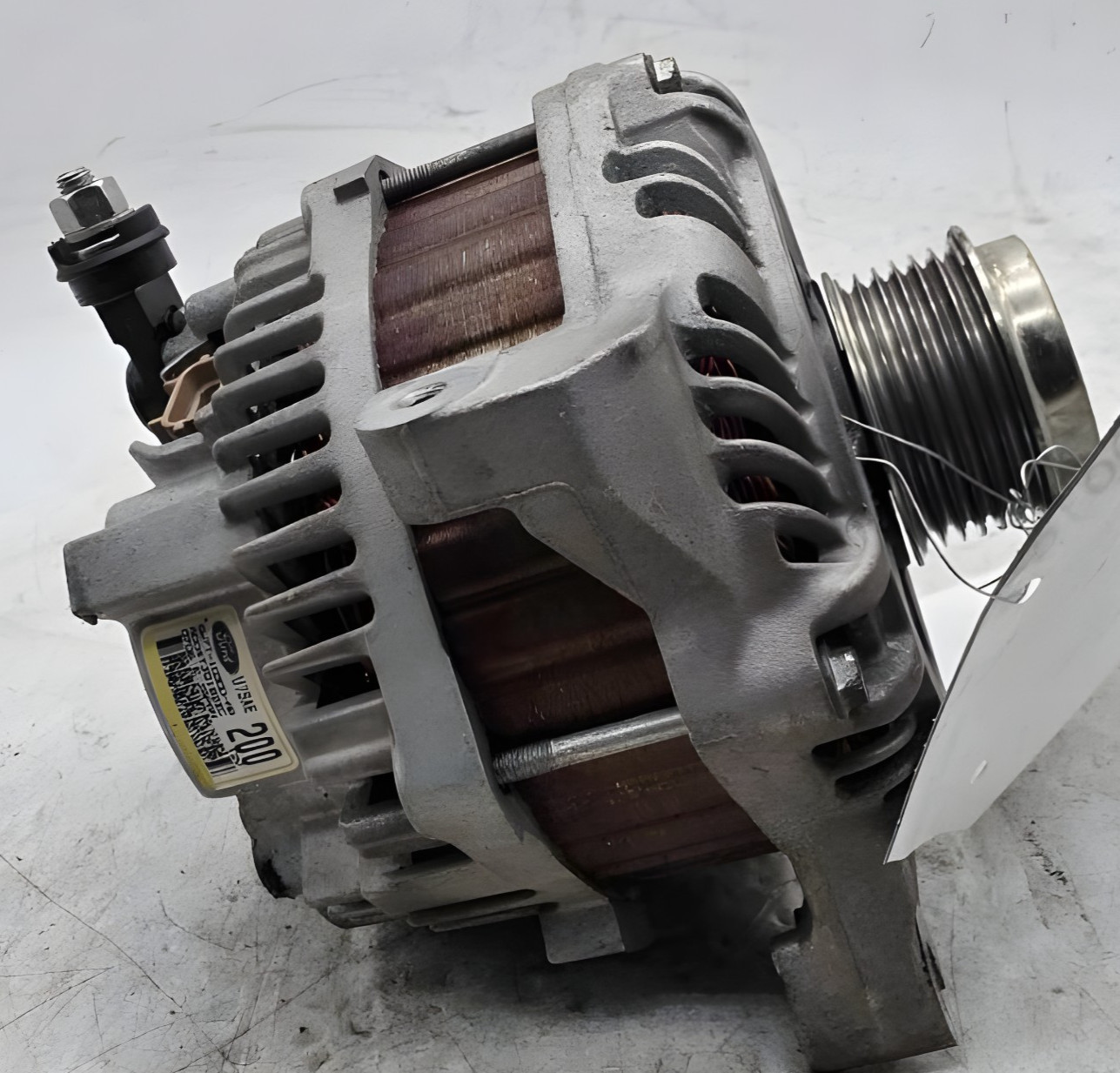 2004-2011 Ford Crown Vic Alternator Assembly OEM 2004-2011 Ford Crown Vic Alternator Assembly OEM