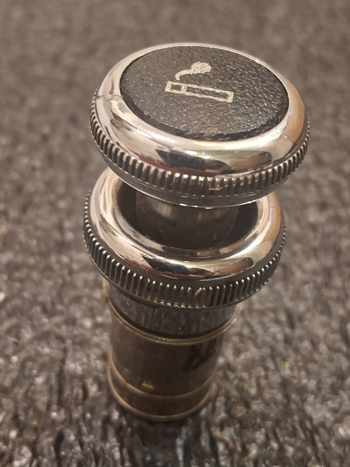 OEM 1984-1988 Ford Bronco ii 2 2.9L CIGARETTE LIGHTER 12 VDC OEM 1984-1988 Ford Bronco ii 2 2.9L CIGARETTE LIGHTER 12 VDC