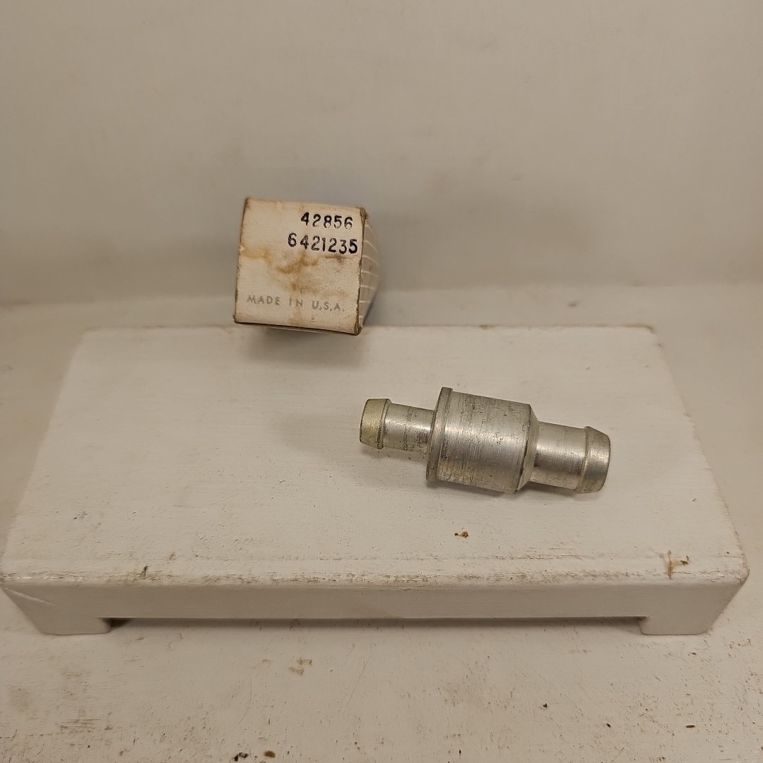 NOS FORD 6421235 POSITIVE CRANKCASE VENTILATION VALVE (PCV) 1956-1969 V6 ENGINE NOS FORD 6421235 POSITIVE CRANKCASE VENTILATION VALVE (PCV) 1956-1969 V6 ENGINE