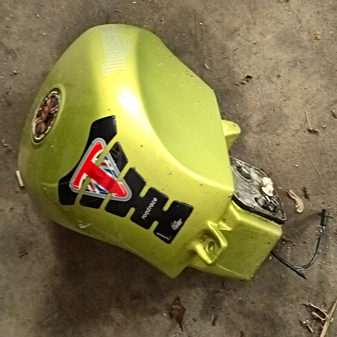 1997 Triumph Daytona 955i Speed Triple Fuel Tank Fully Intact Great Condition