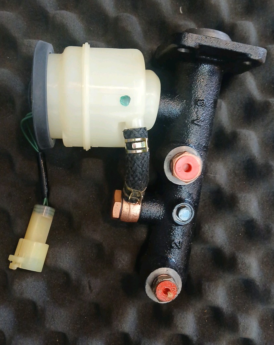 NOS Wagner Master Cylinder - F105262 - 1981-1988 Toyota Pickup NOS Wagner Master Cylinder - F105262 - 1981-1988 Toyota Pickup
