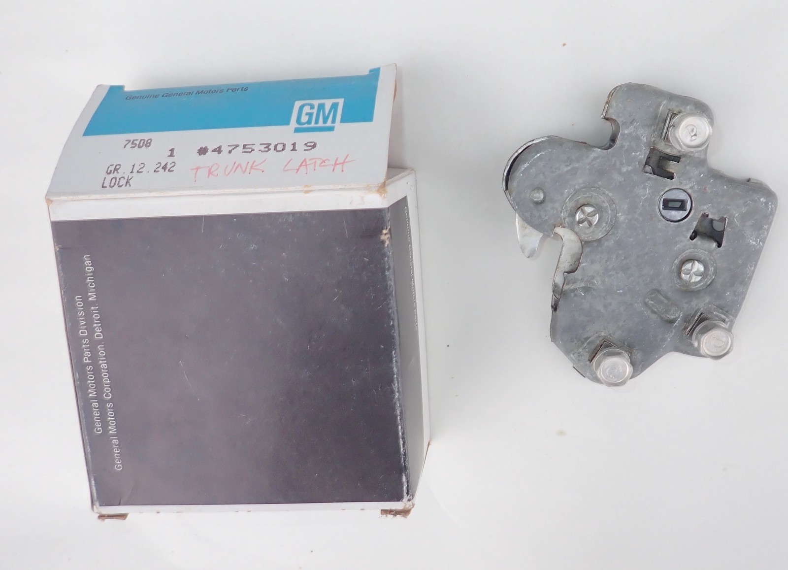 NOS GM 4753019 Trunk Latch 1959-1972 Chevy Corvette Camaro Chevelle Nova Impala
