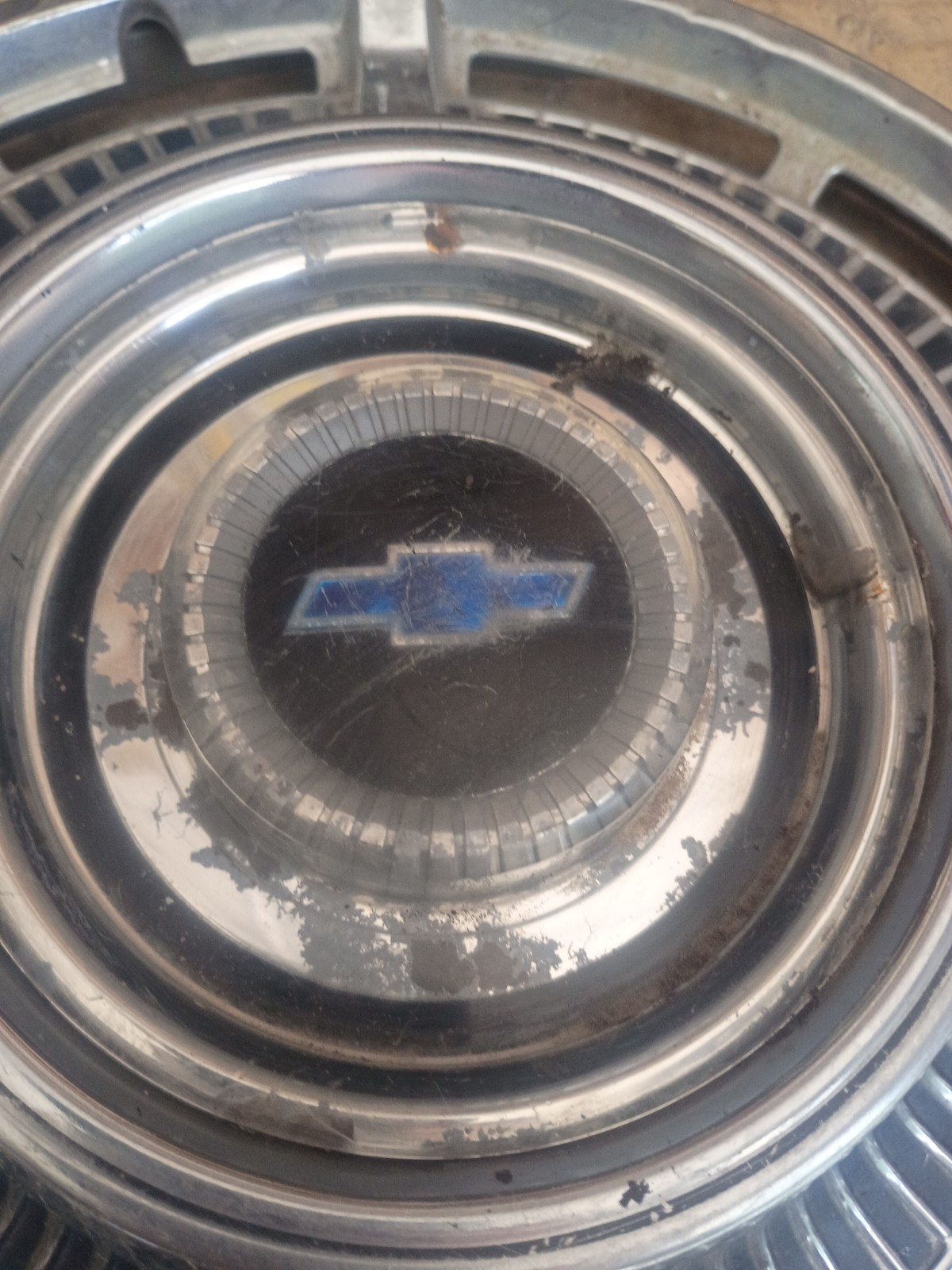 (1) 1964-1965 Chevy Impala, Nova, Malibu Blue Tie 14-Inch Hubcap Wheel Cover OEM