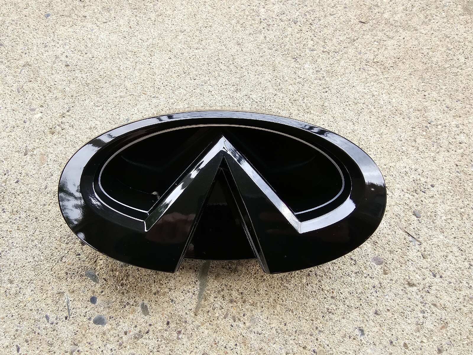 FOR 2008-2013 INFINITI G37 COUPE 14-15 Q60 ONLY White LED Front Grill Emblem.