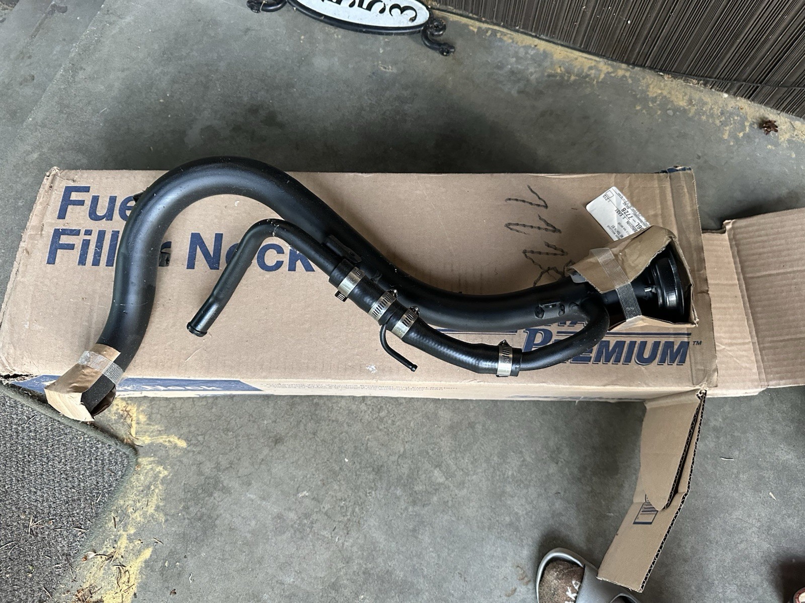 Genuine Spectra Premium Fuel Filler Neck FN1092 - NEW - for Subaru 