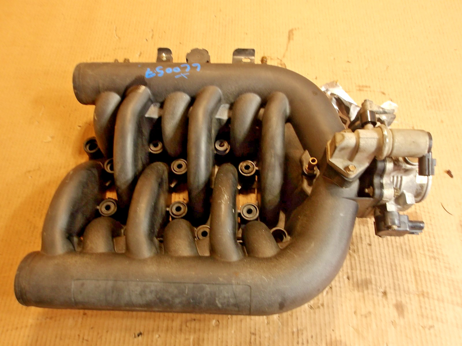 1996-1998 Ford Windstar 3.8L ENGINE AT Upper Intake Manifold OEM 1996-1998 Ford Windstar 3.8L ENGINE AT Upper Intake Manifold OEM
