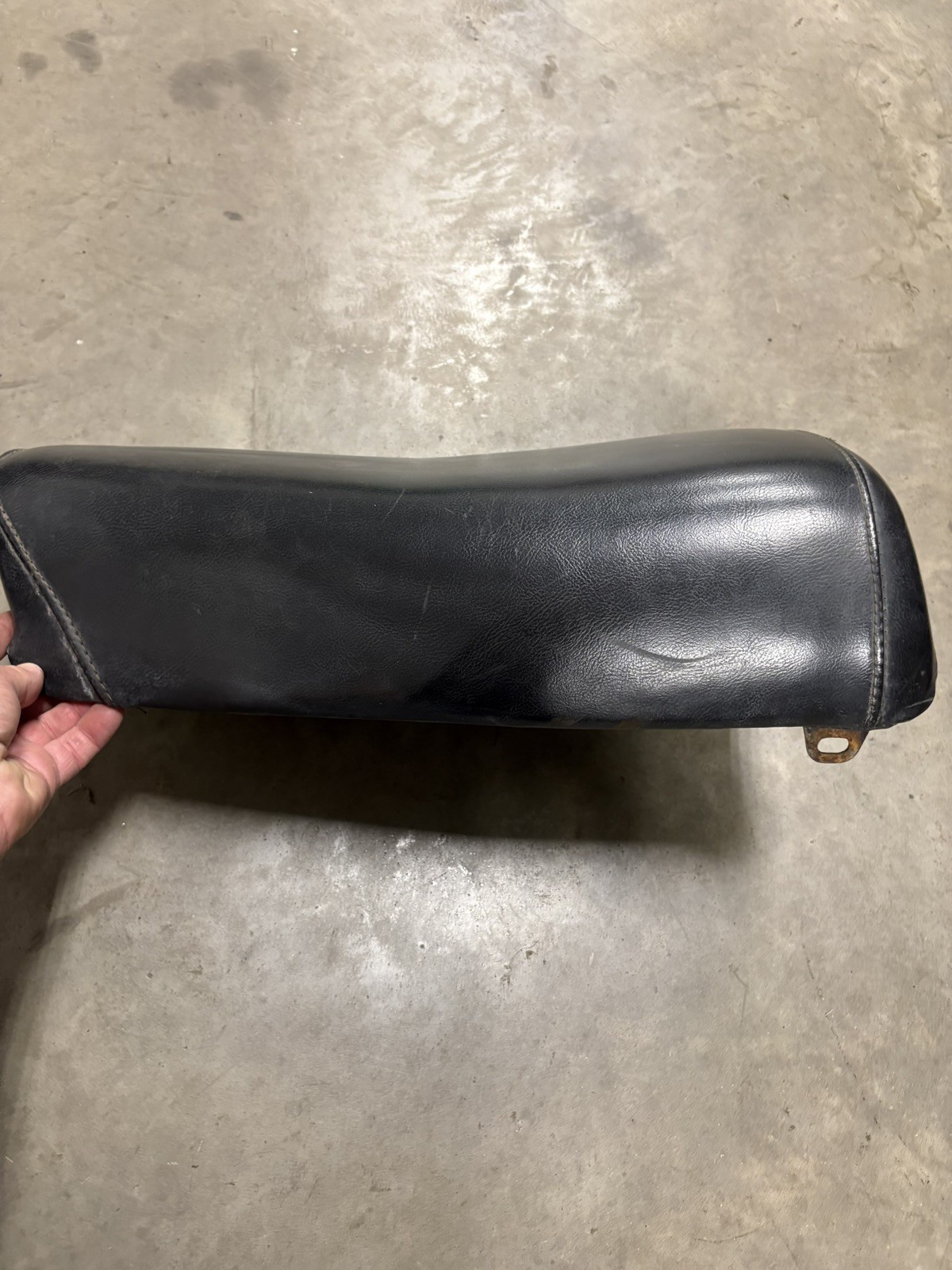 OEM SUZUKI SEAT PAN ASSEMBLY SUZUKI RM125 1977-1978 NICE OEM SUZUKI SEAT PAN ASSEMBLY SUZUKI RM125 1977-1978 NICE