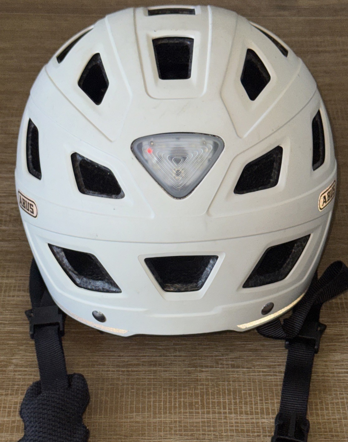 ABUS Hyban 2.0 MIPS Helmet - Medium - 52 - 58cm - Polar White 63156 6 ABUS Hyban 2.0 MIPS Helmet - Medium - 52 - 58cm - Polar White 63156 6