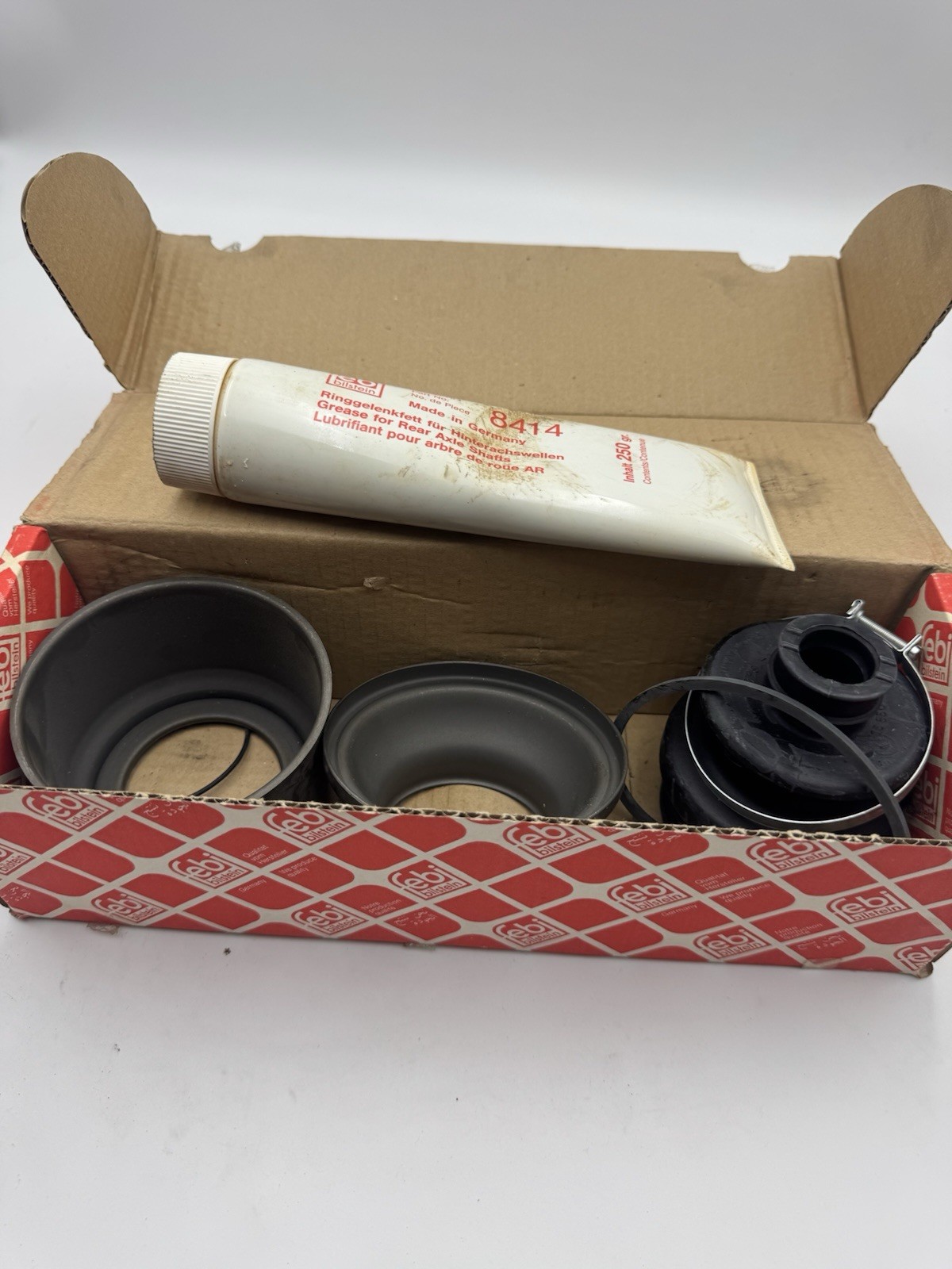 Mercedes Benz W123 W126 R107 W114 W115 W116 axle joint boot kit 1263500237 Febi Mercedes Benz W123 W126 R107 W114 W115 W116 axle joint boot kit 1263500237 Febi