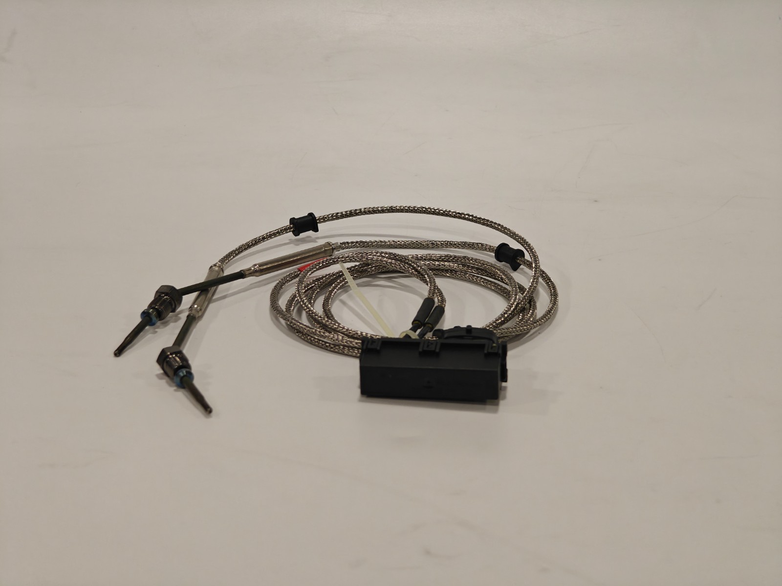 Porsche Temperature Sensor 997.1, 997.2 TT-GT2, TURBO, GT2, GT2RS | 99760625006 Porsche Temperature Sensor 997.1, 997.2 TT-GT2, TURBO, GT2, GT2RS | 99760625006