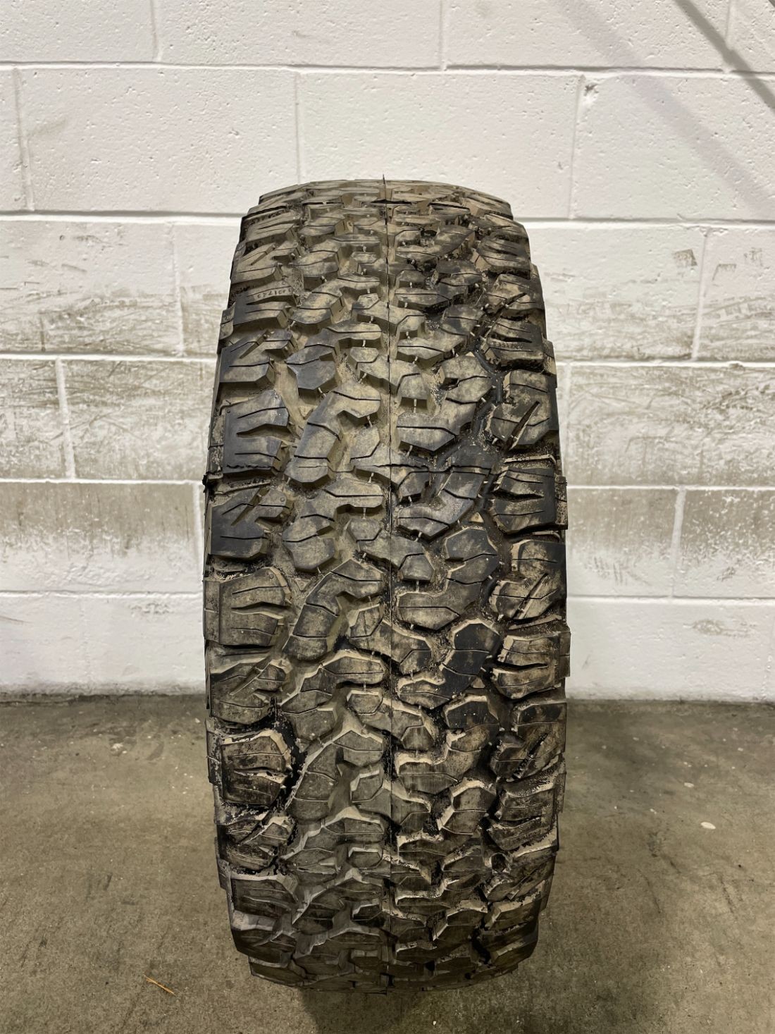 1x LT285/70R17 BFGoodrich All Terrain TA KO2 14/32 116 Q Used Tire 2857017