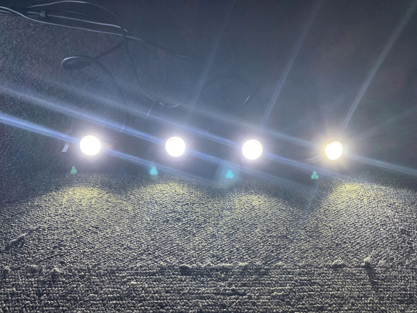 4Row 15.5\'\' 17.5\'\' White LED Truck Wheel Rim Lights + 4/8pcs LED Rock Lights Kit 4Row 15.5\'\' 17.5\'\' White LED Truck Wheel Rim Lights + 4/8pcs LED Rock Lights Kit