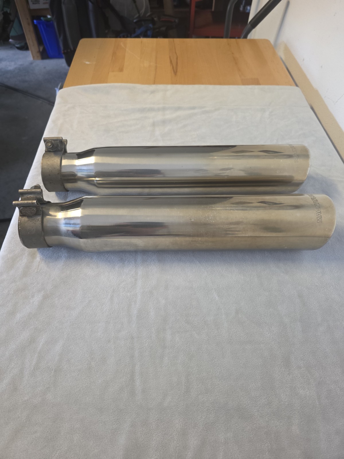 Magnaflow Exhaust Tips. Polished. Stainless Steel. 2.5 In. Inlet 3 In Outlet Magnaflow Exhaust Tips. Polished. Stainless Steel. 2.5 In. Inlet 3 In Outlet