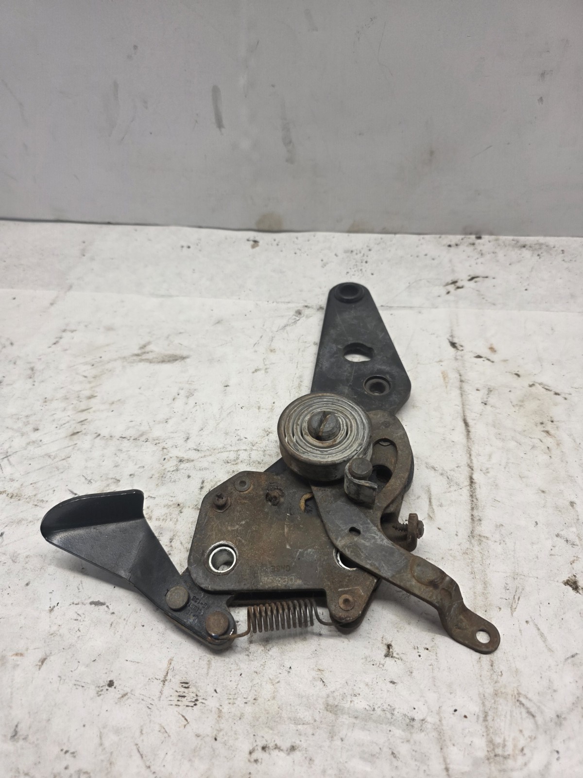 1992-1996 FORD F150 F-250 F-350 BRONCO DRIVER SIDE BUCKET SEAT RECLINE HINGE OEM