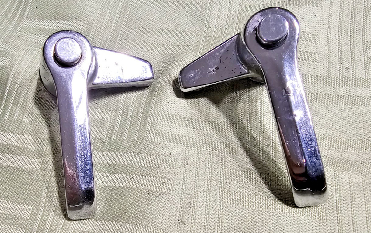 Alfa Romeo Spider Set of Right n Left Window Latches  71-94                   b1