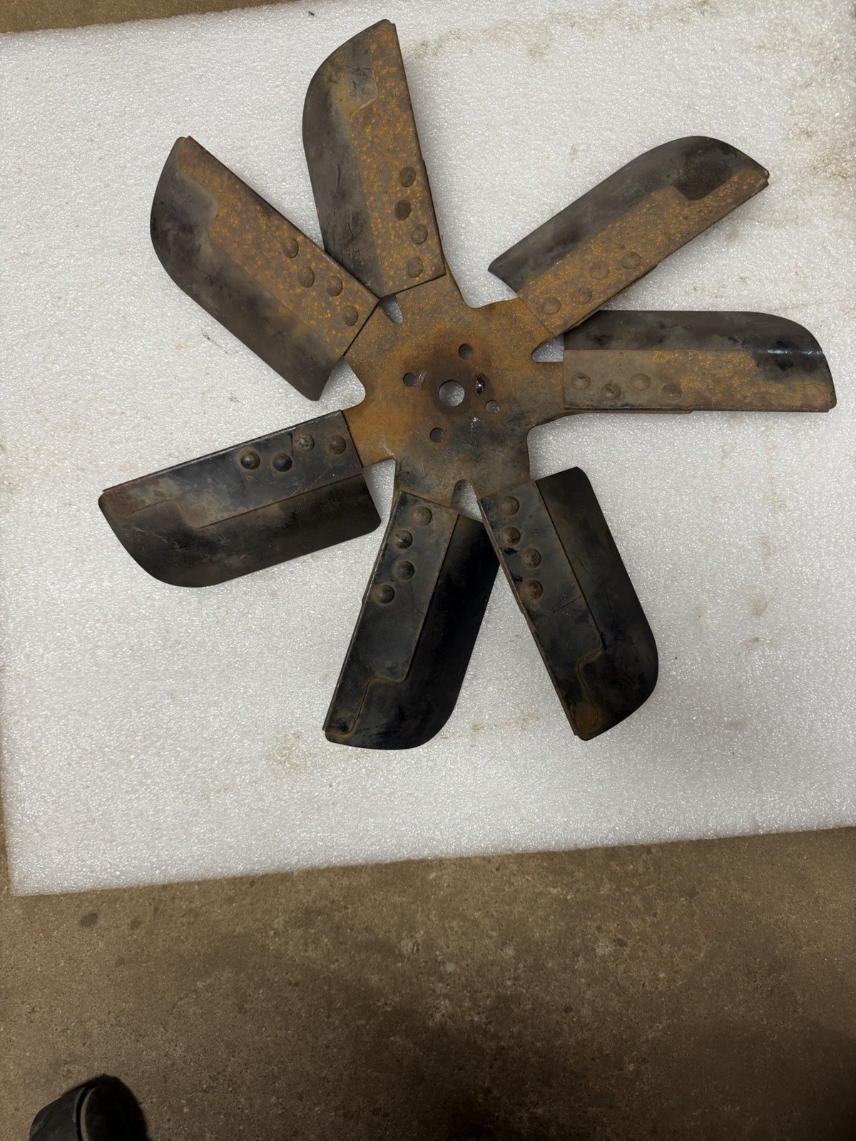 USED ORIGINAL 7 BLADE FLEX FAN BLADE FOR 1939-59 GMC FOR 6 CYL MOTOR USED ORIGINAL 7 BLADE FLEX FAN BLADE FOR 1939-59 GMC FOR 6 CYL MOTOR