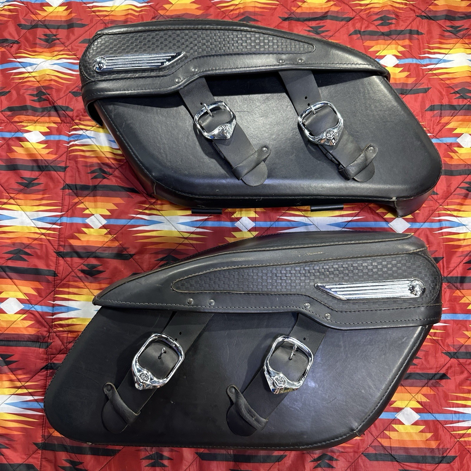 08-13 Harley Davidson Road King FLHR Rear Left Right Saddlebag Set 07395 07396 08-13 Harley Davidson Road King FLHR Rear Left Right Saddlebag Set 07395 07396