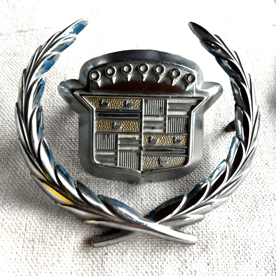 OEM GM 1971-1976 Cadillac Trunk Lock Flipper Crest Emblem Cover OEM GM 1971-1976 Cadillac Trunk Lock Flipper Crest Emblem Cover