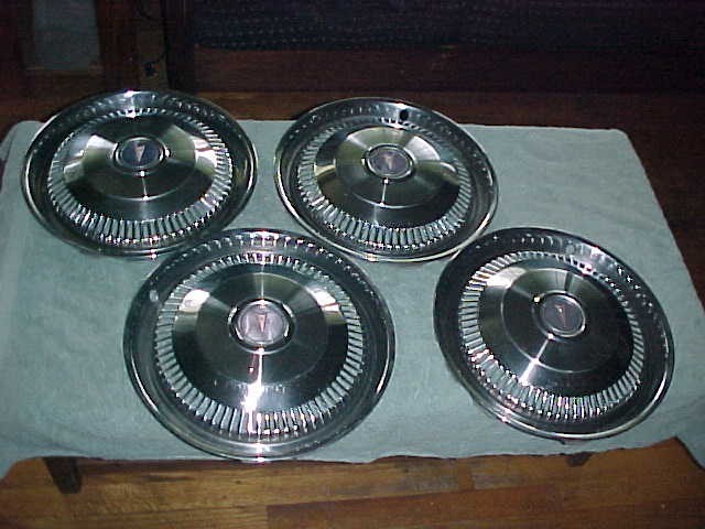 Pontiac 1974-76 Firebird Ventura Le Mans Hubcap 14\ Pontiac 1974-76 Firebird Ventura Le Mans Hubcap 14\