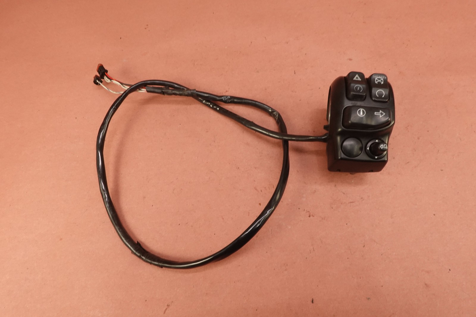 2009-2024 Harley FLHTCUTG Tri Glide Ultra Front Right Handlebar Switch