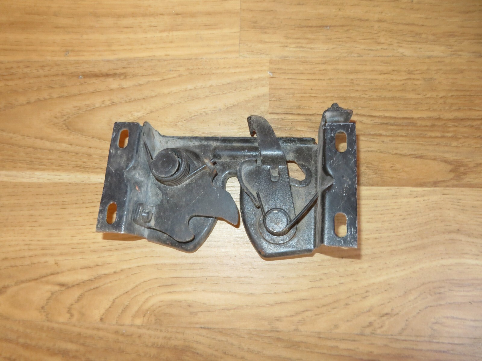 Vintage 1958-1960 Ford Thunderbird Hood Latch Passenger Side RH Vintage 1958-1960 Ford Thunderbird Hood Latch Passenger Side RH
