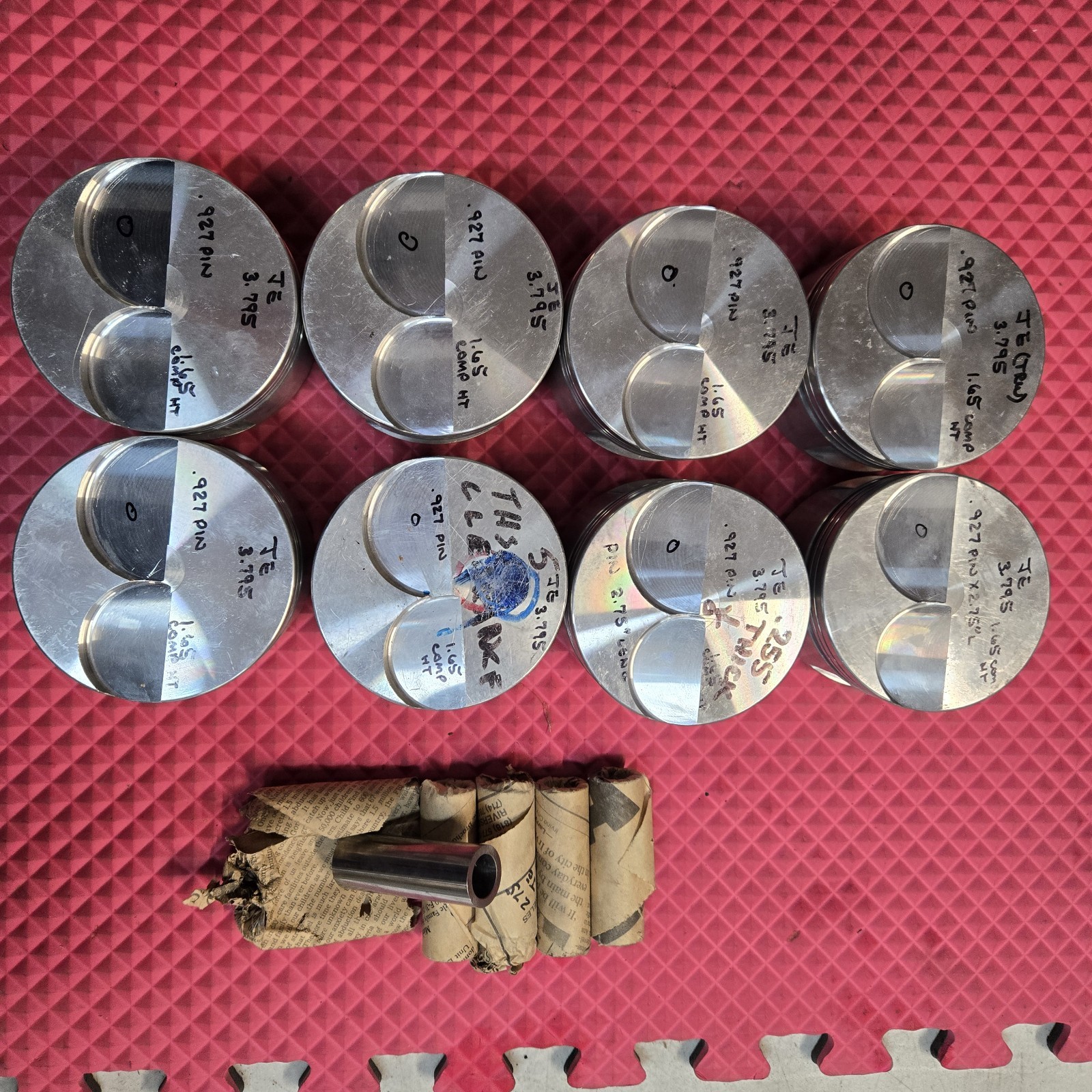 8 Pistons J&E, 3.795 Size, Flat top With Valve Reliefs, SET-H