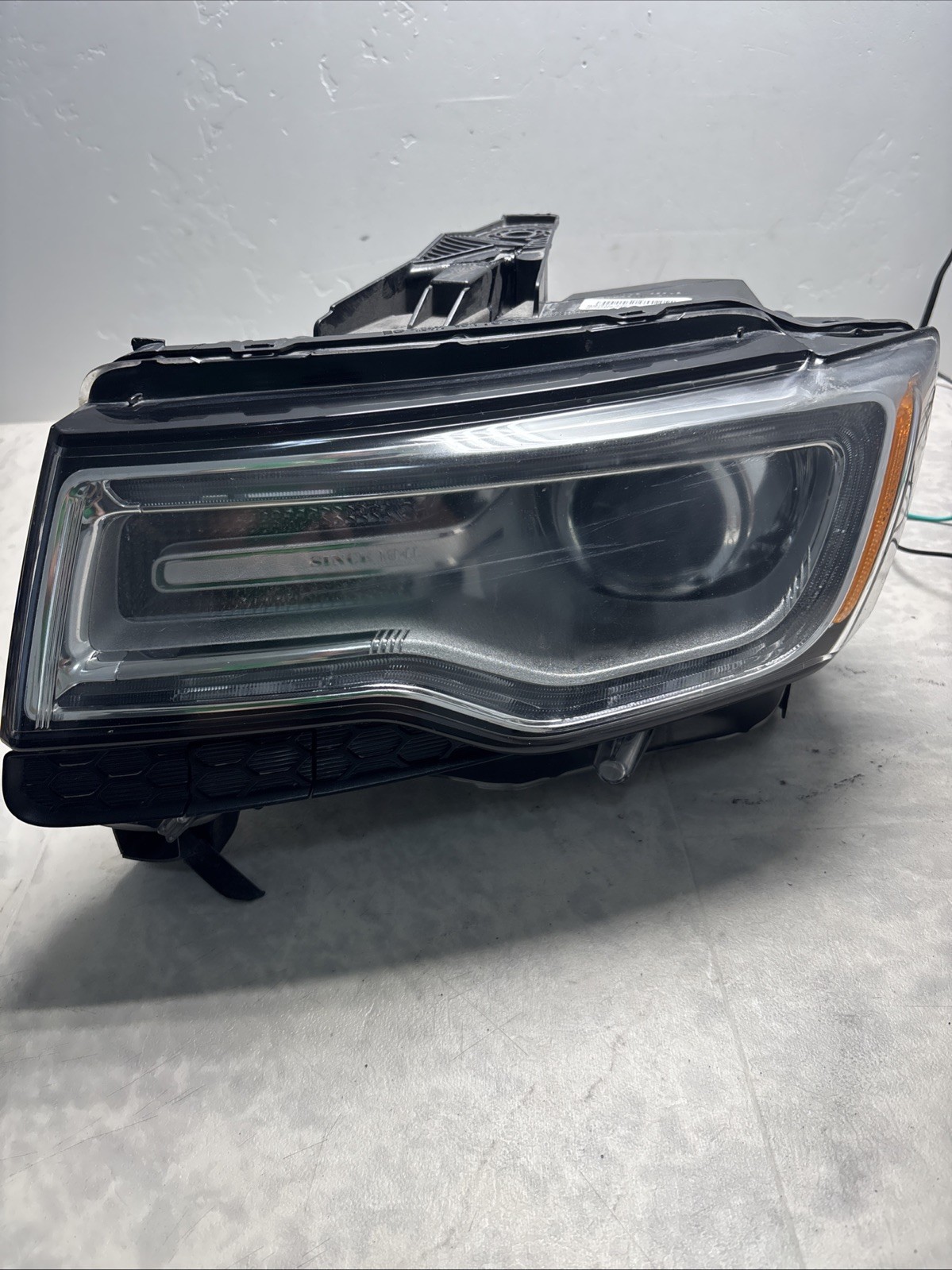 2014-2016 Jeep Grand Cherokee Xenon HID Left Side Non AFS Headlight OEM Read Des