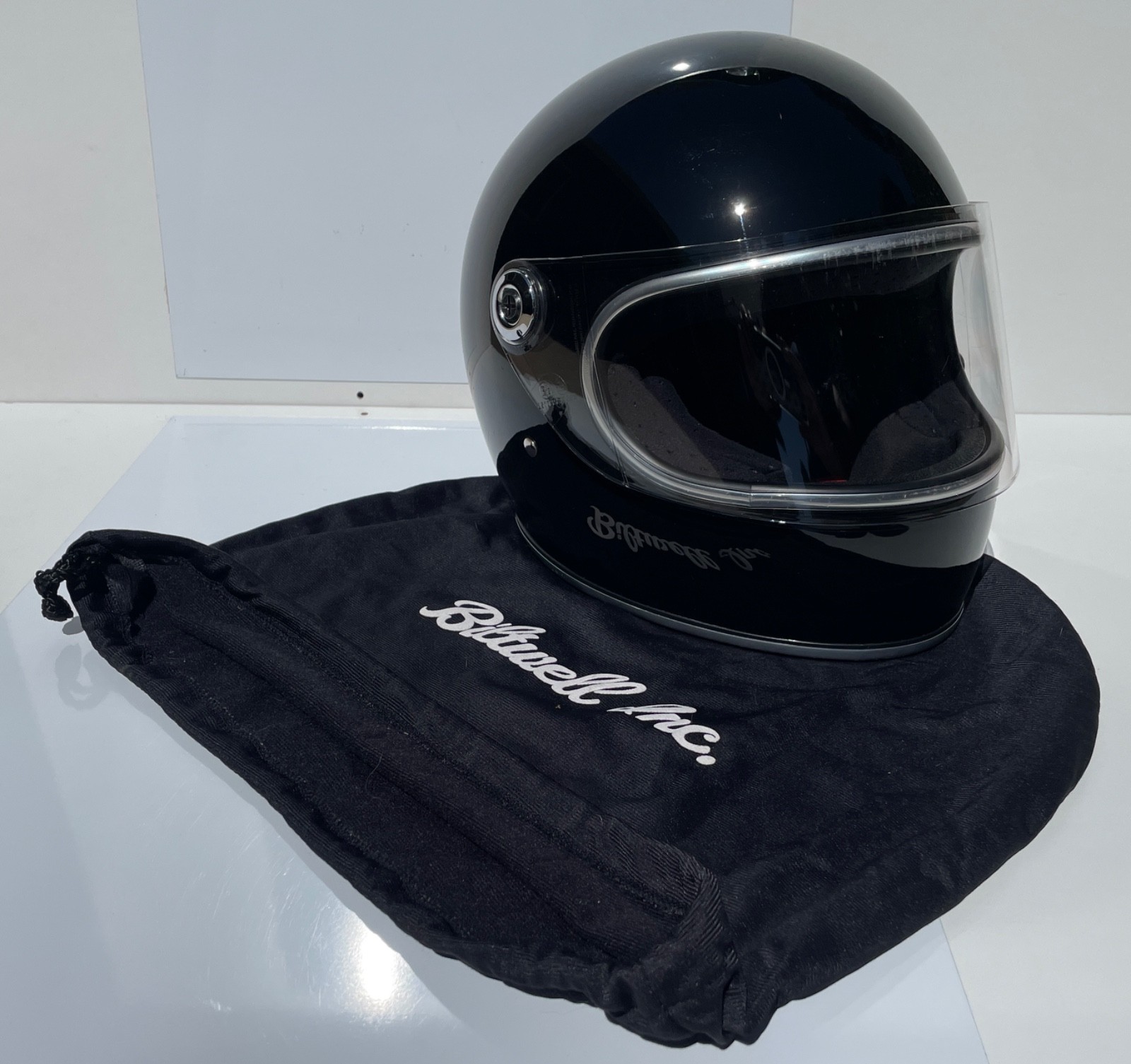 Biltwell Gringo S Helmet, Gloss Black, Medium. FREE S/H Cool