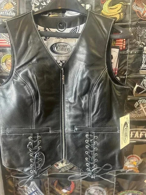 Love Lace Women\'s Motorcycle Leather Vest FIL578CDM Size Medium Love Lace Women\'s Motorcycle Leather Vest FIL578CDM Size Medium