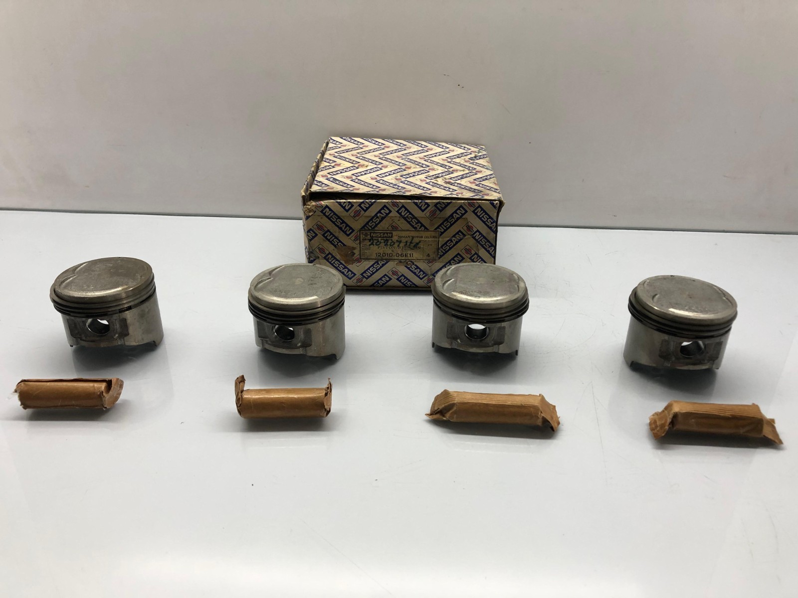 4 X Original Nissan Piston with Pin & Ring 20207 STD 77.95 MM SUNNY SENTRA CA16
