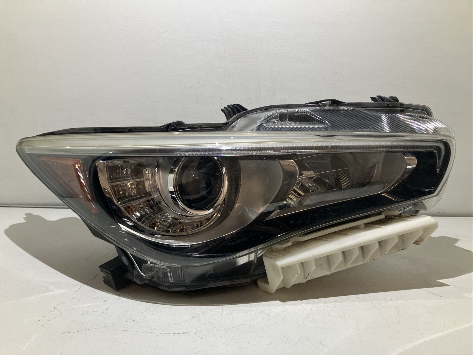 2018 - 2024 Infiniti Q50 Passenger Right RH LED w/ AFS Headlight OEM 0682