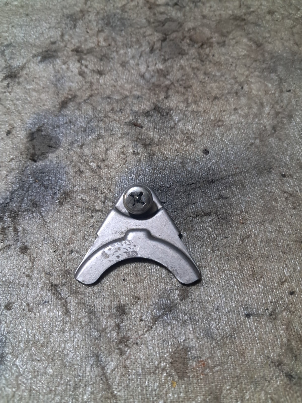 1988-2006 Yamaha Blaster 200 Oem Crankshaft Bearing Retainer + Screw 1988-2006 Yamaha Blaster 200 Oem Crankshaft Bearing Retainer + Screw