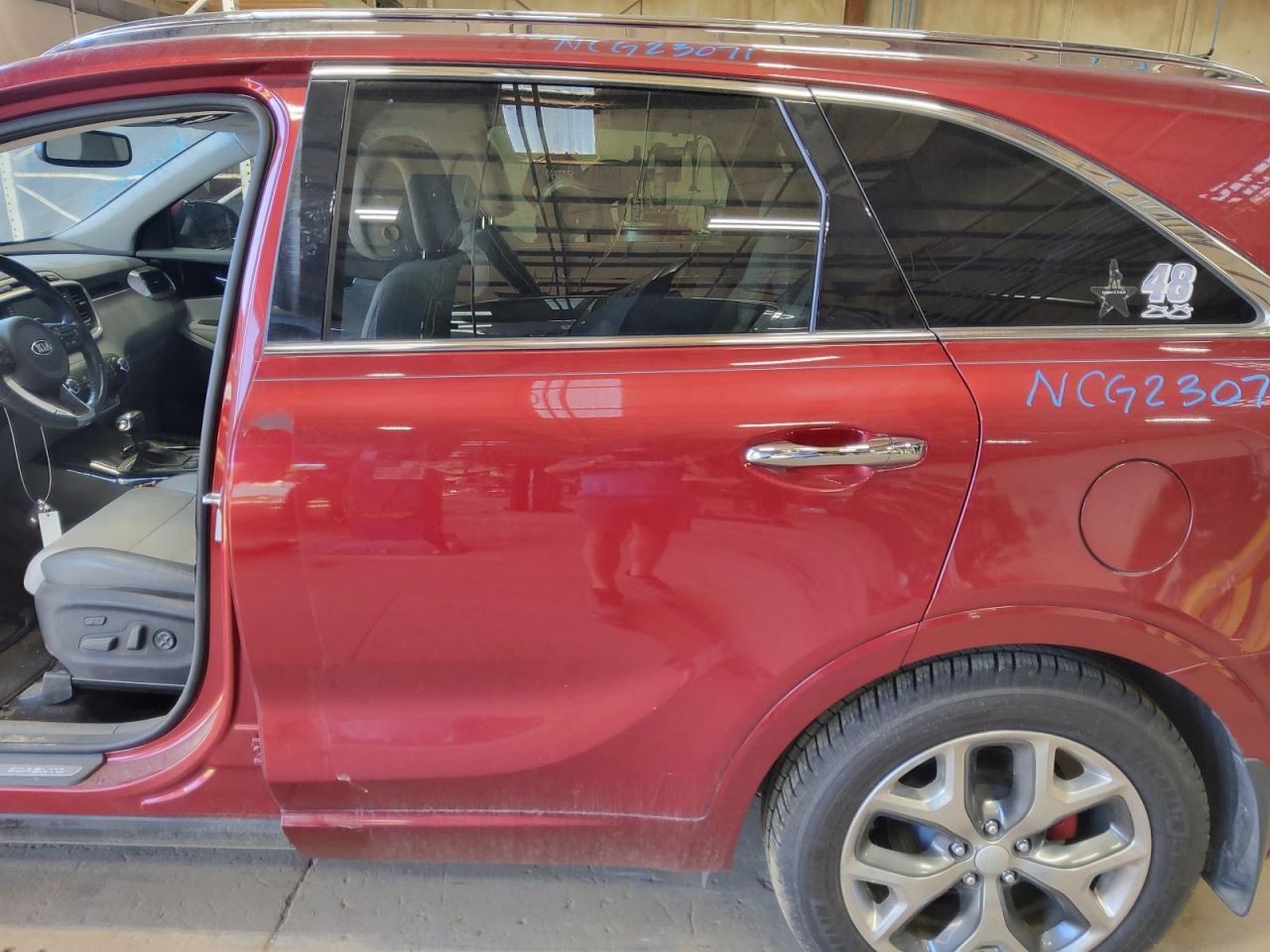 (LOCAL PICKUP ONLY) Driver Rear Side Door Thru 06/03/18 With Sunshade Fits 16-19