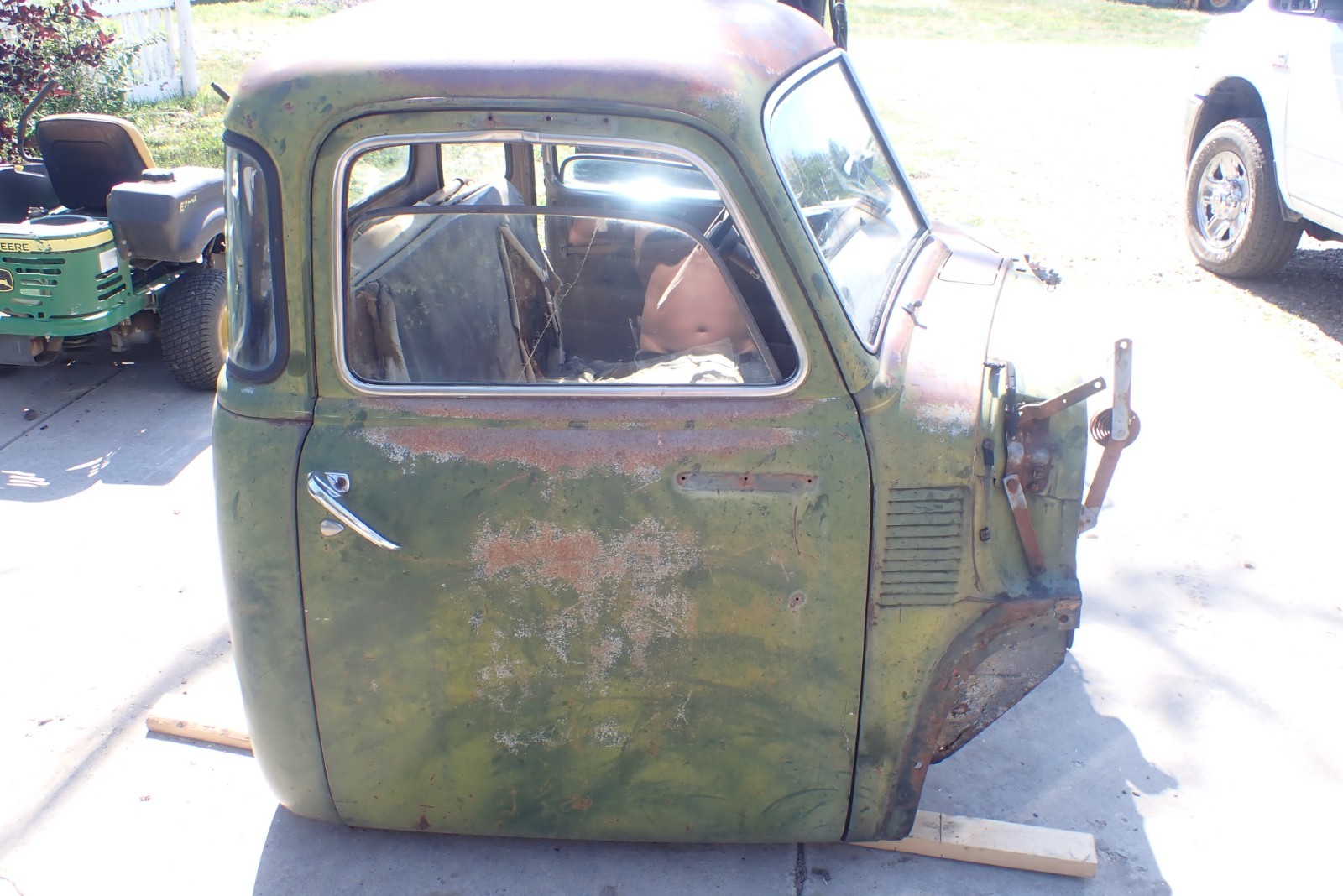 Good Original 1947 1948 149 1950 1951 GMC Pickup / Truck 5 Window Deluxe Cab Good Original 1947 1948 149 1950 1951 GMC Pickup / Truck 5 Window Deluxe Cab