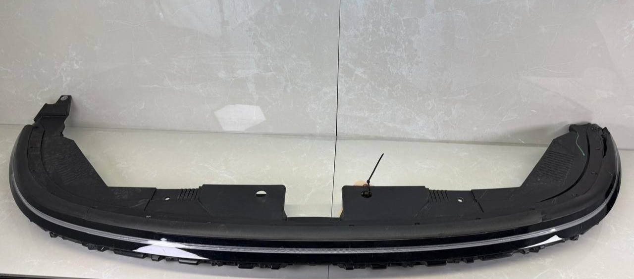 2024-2026 OEM Hyundai Kona Front Center Light Bar W/LED DRL 2024-2026 OEM Hyundai Kona Front Center Light Bar W/LED DRL