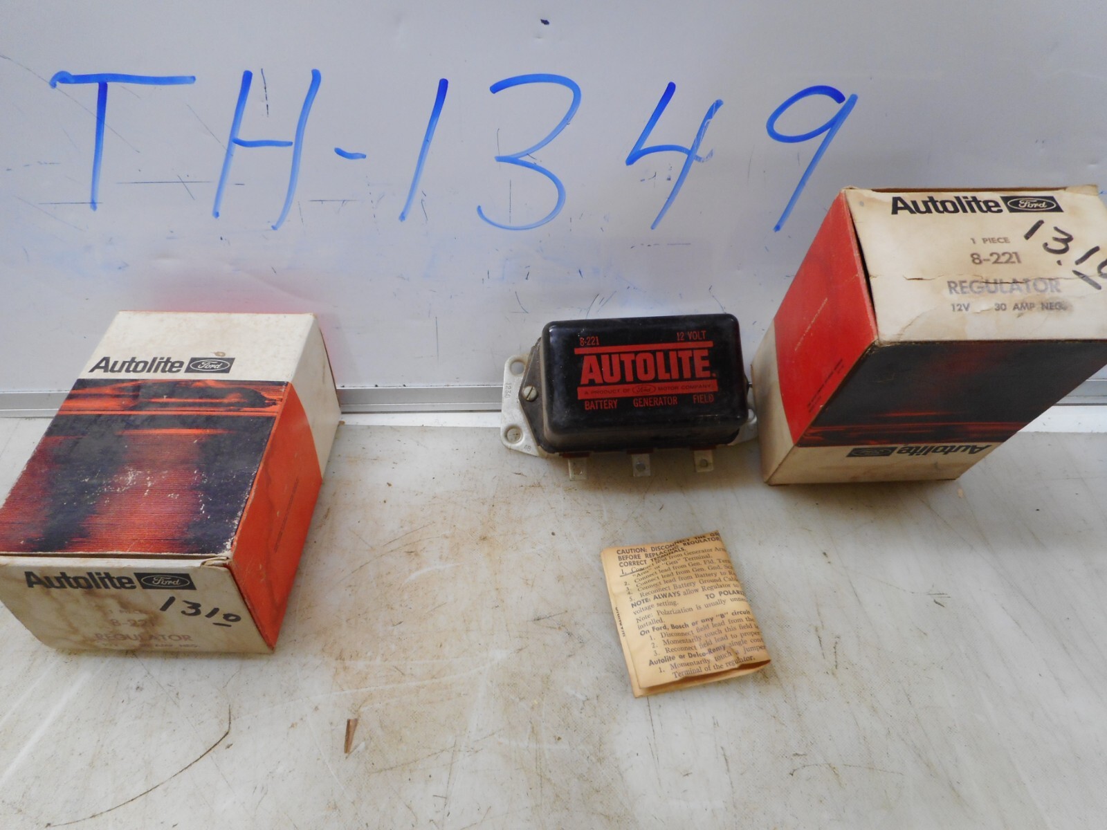 NOS 8-221 FORD AUTOLITE VOLTAGE REGULATOR 12 V30 AMP NEGATIVE