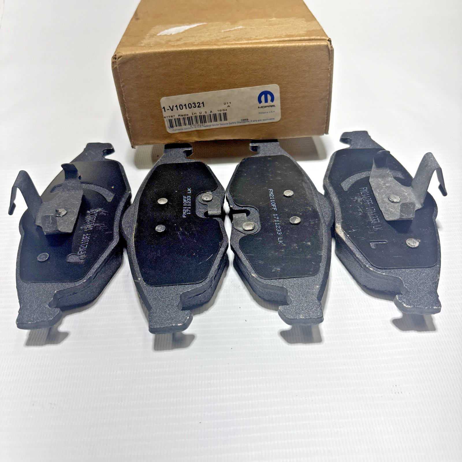 NOS Mopar V1010321 Front Pad Set 2002-2006 Dodge Stratus Chrysler Sebring 4 Door NOS Mopar V1010321 Front Pad Set 2002-2006 Dodge Stratus Chrysler Sebring 4 Door