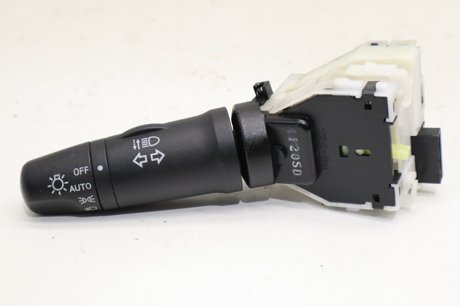 2008-2013 NISSAN ROGUE HEADLIGHT TURN SIGNAL CONTROL SWITCH ARM OEM