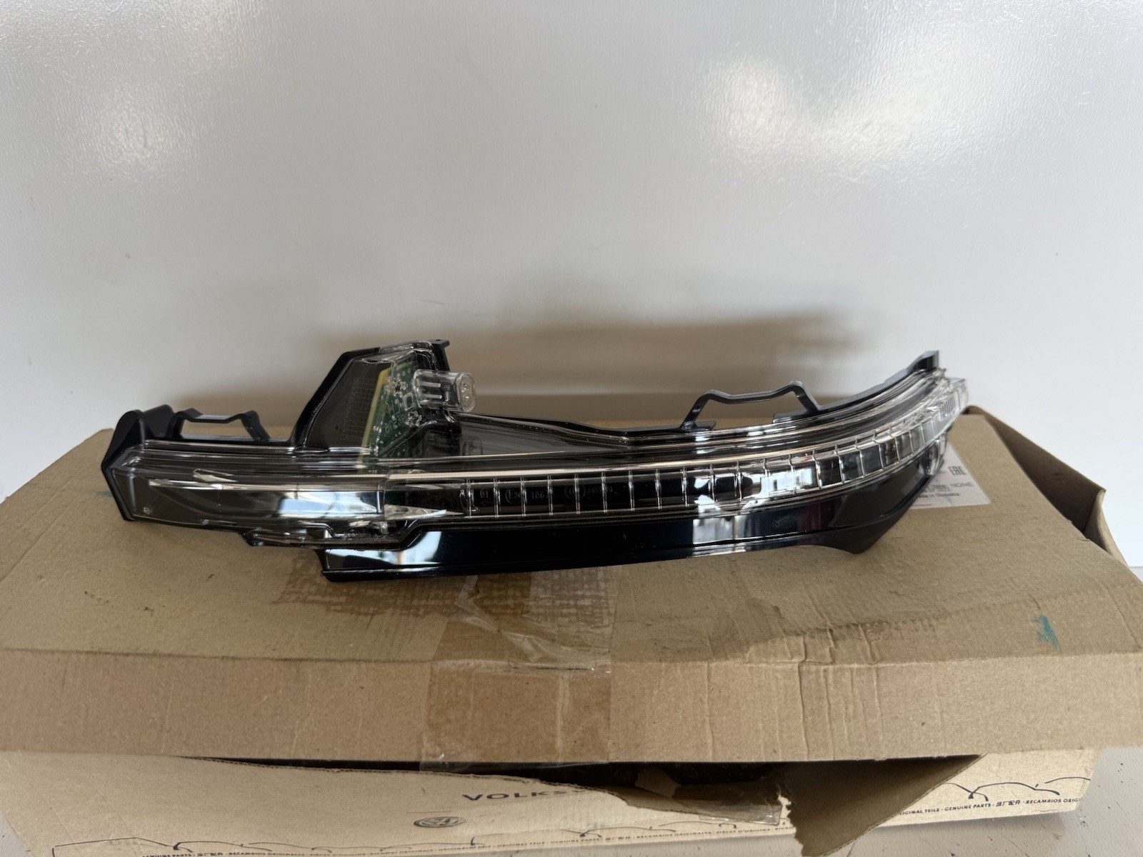 2015-2020 Bentley Bentayga Left LH Mirror Turn Signal Lamp 4M0949101A OEM 1838