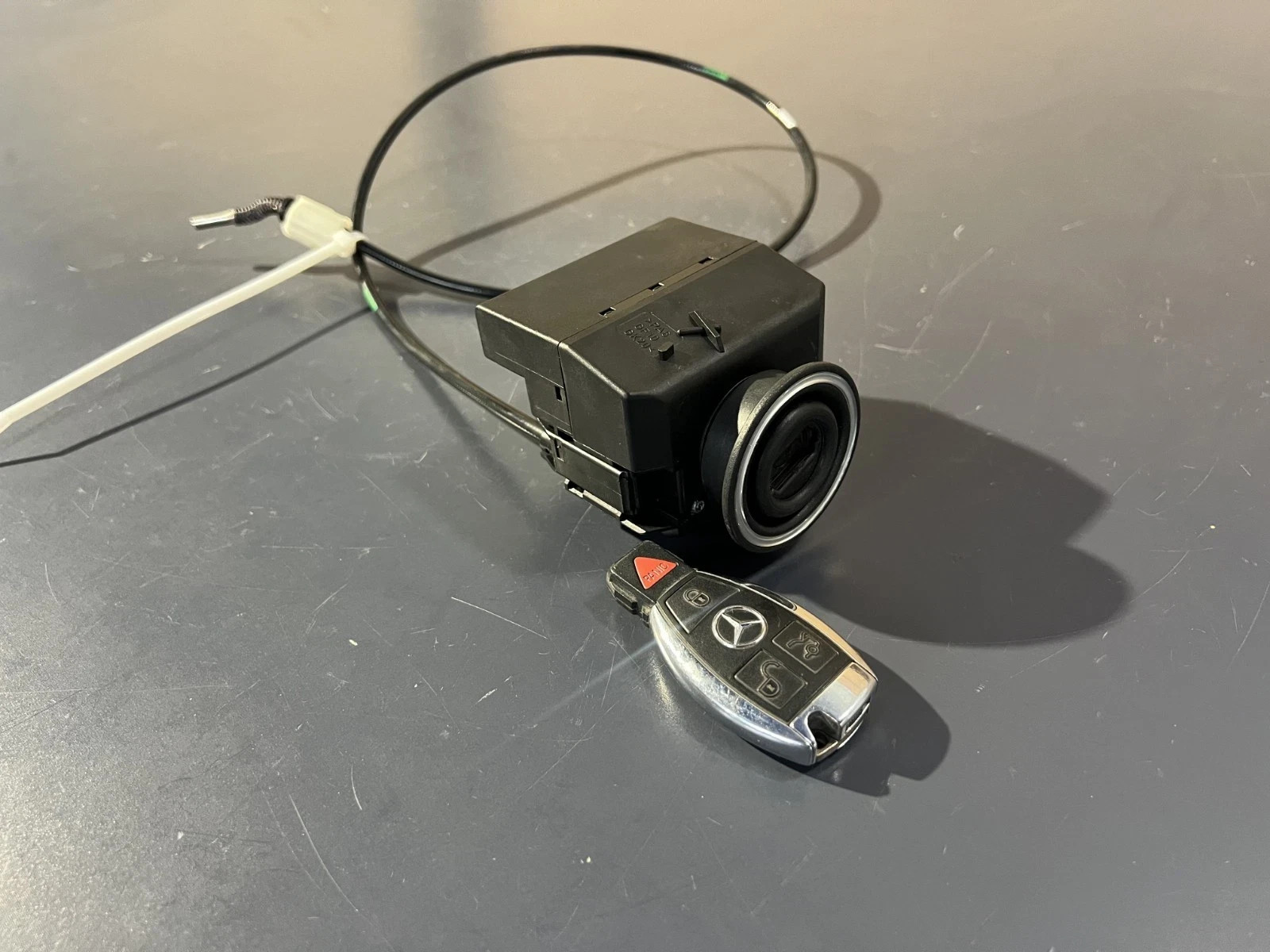 05-11 Mercedes R171 SLK350 CLS500 E350 Ignition Switch Module w/ Key OEM 05-11 Mercedes R171 SLK350 CLS500 E350 Ignition Switch Module w/ Key OEM
