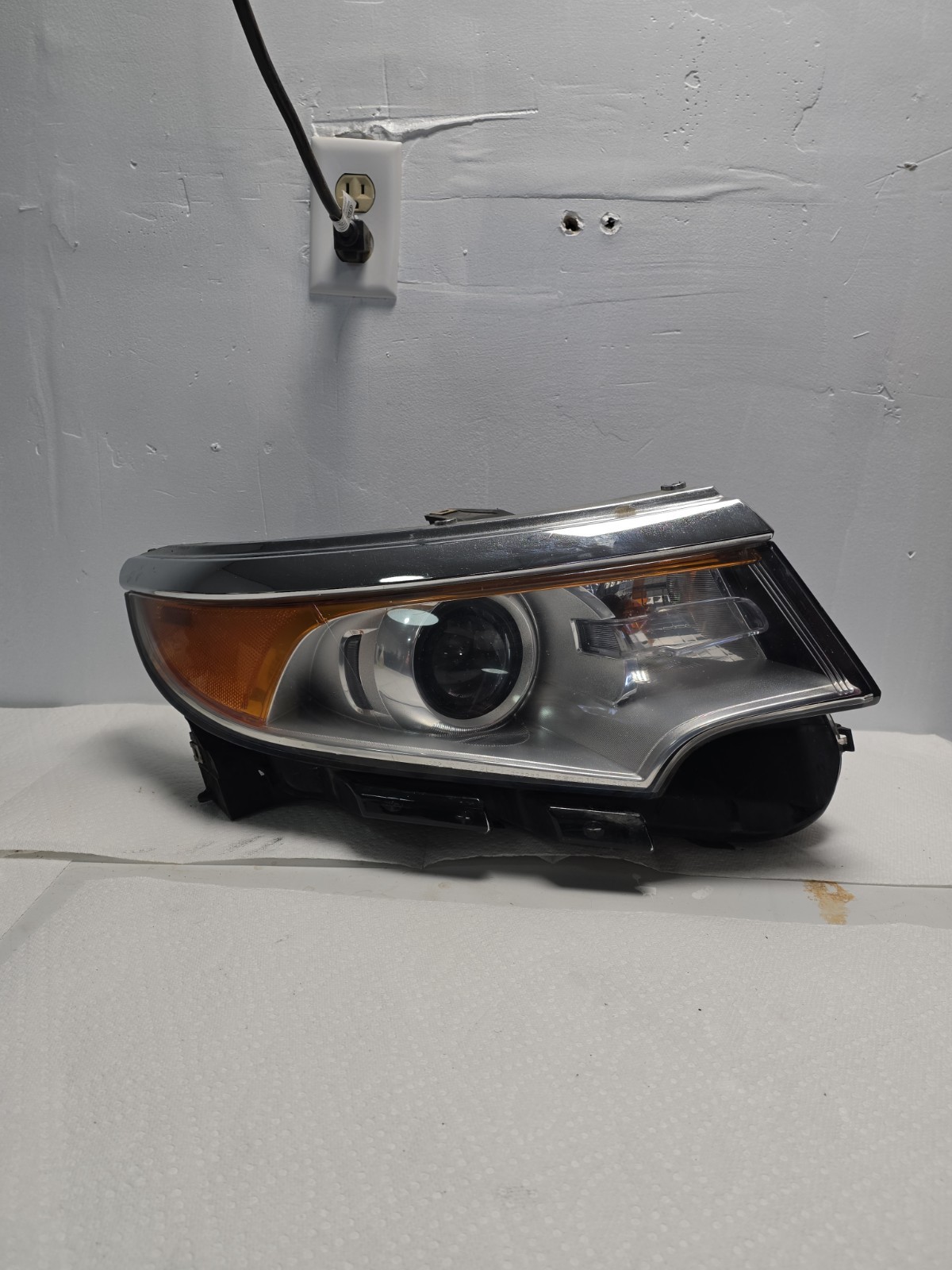11-14 FORD EDGE Headlight - RIGHT Side HALOGEN Headlamp