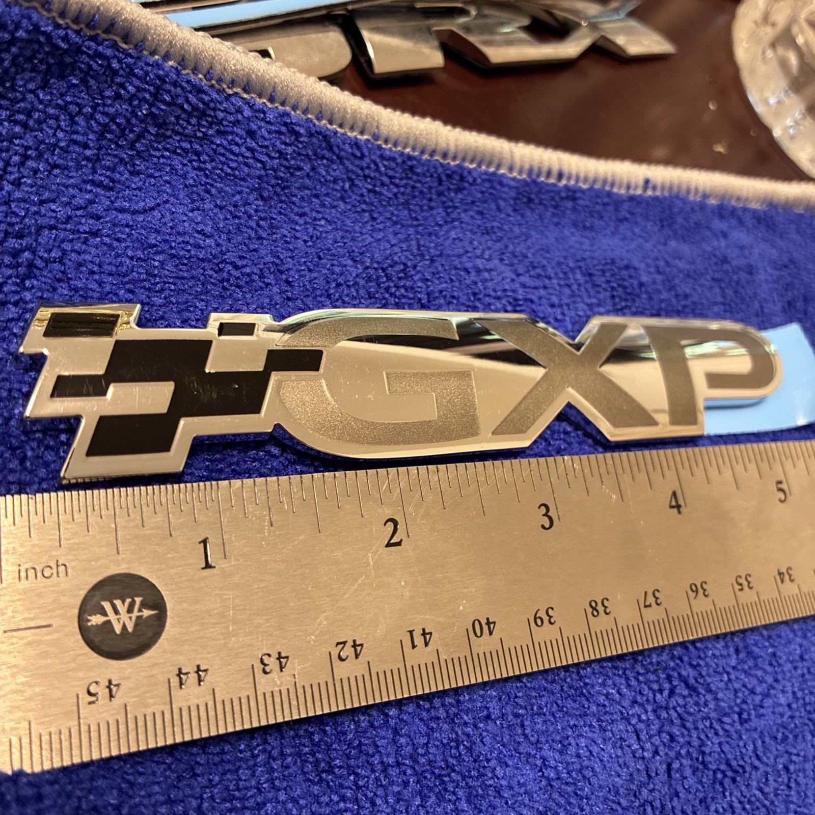 Pontiac G8 GXP Fender Emblem Badge (OEM GM) Pontiac G8 GXP Fender Emblem Badge (OEM GM)