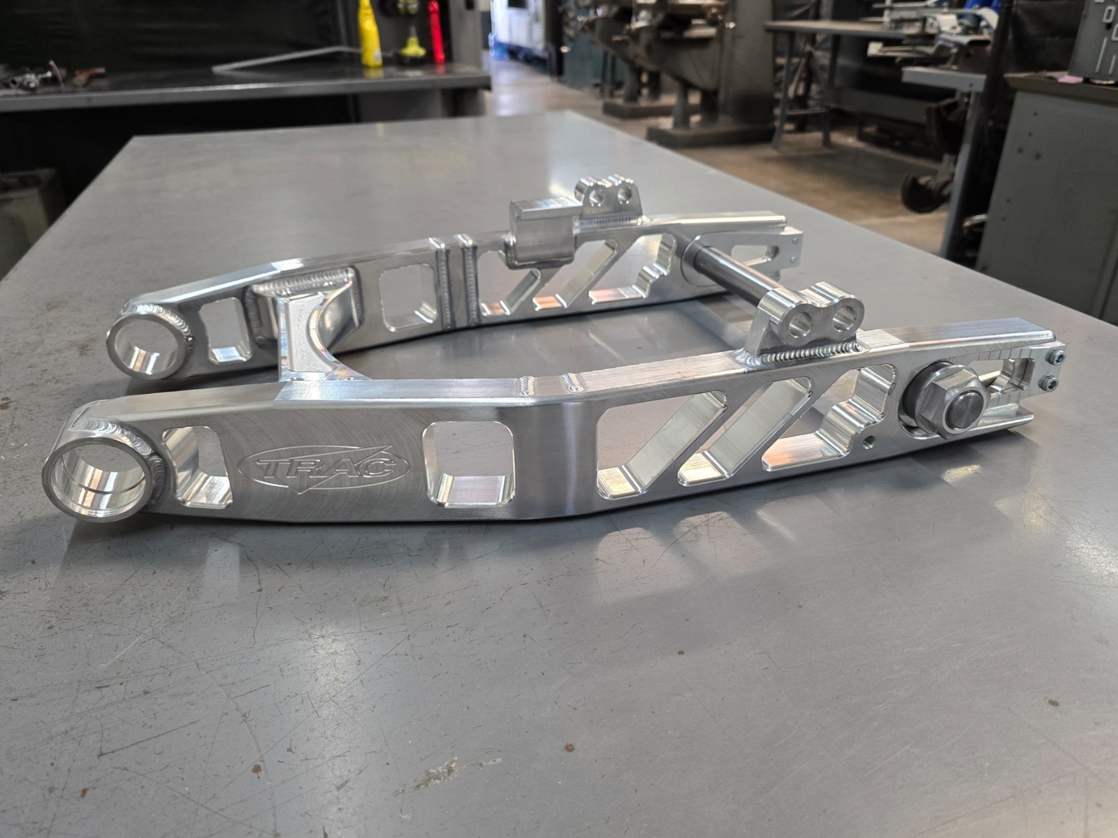 Trac Dynamics Racer Swingarm for 06-17 Harley Dyna Blem
