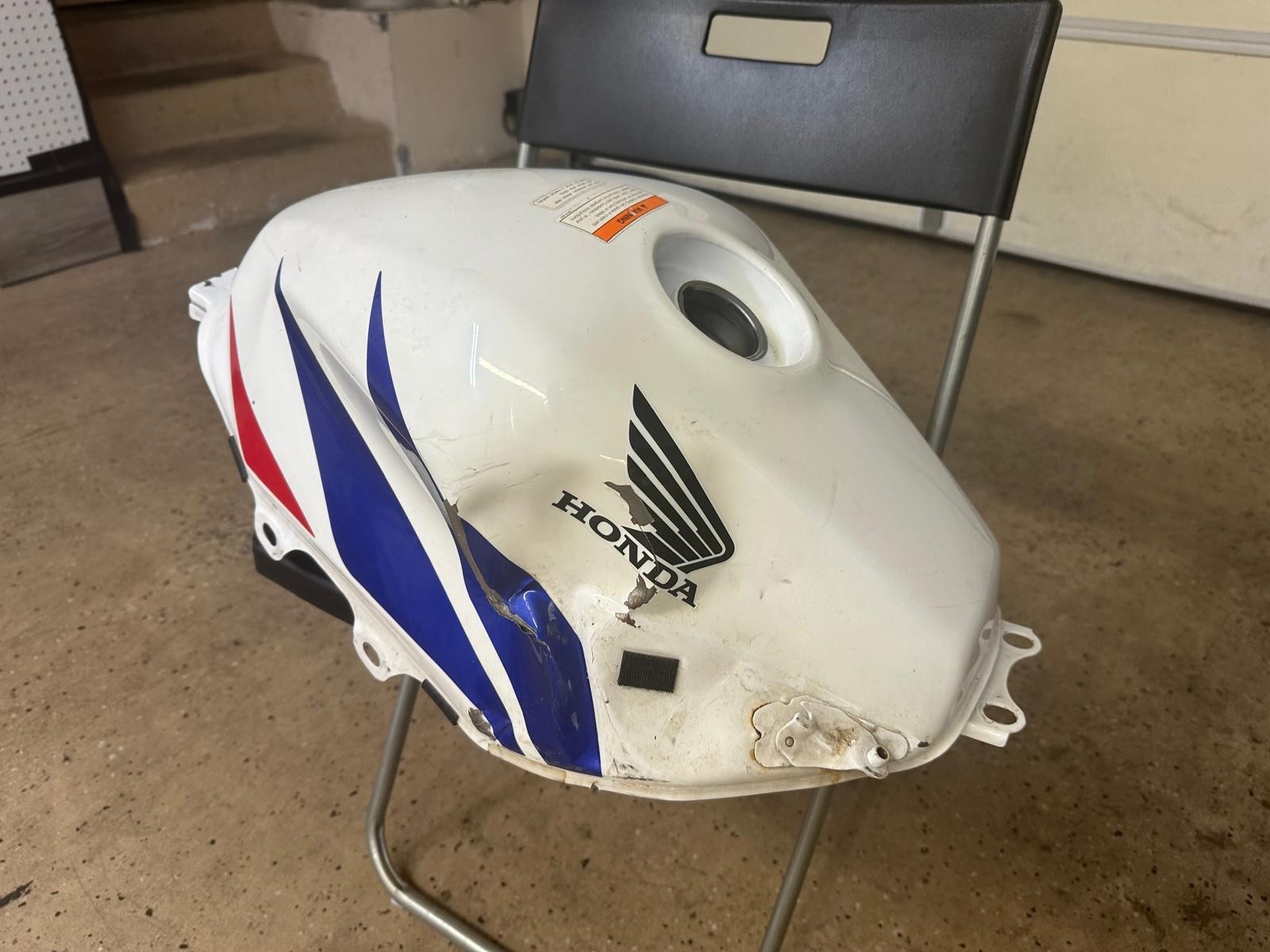 2014 Honda CBR500R OEM Fuel Gas Tank 17500-MJV-D20ZA White Red Blue Dent