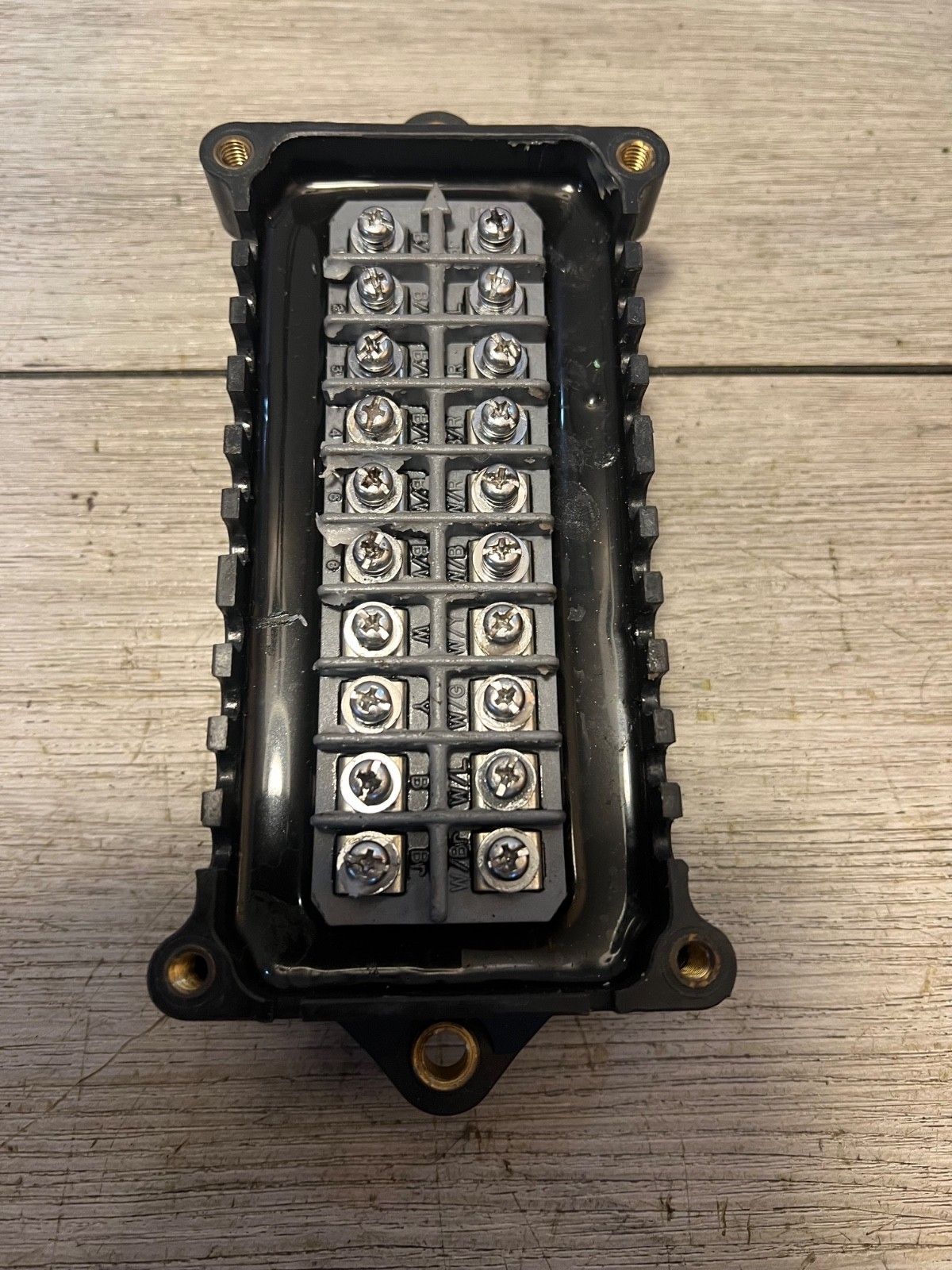 1984-1989 Yamaha 150-225 hp 2-stroke CDI unit 6G5-85540-`12-00 OEM YAMAHA PARTS 1984-1989 Yamaha 150-225 hp 2-stroke CDI unit 6G5-85540-`12-00 OEM YAMAHA PARTS